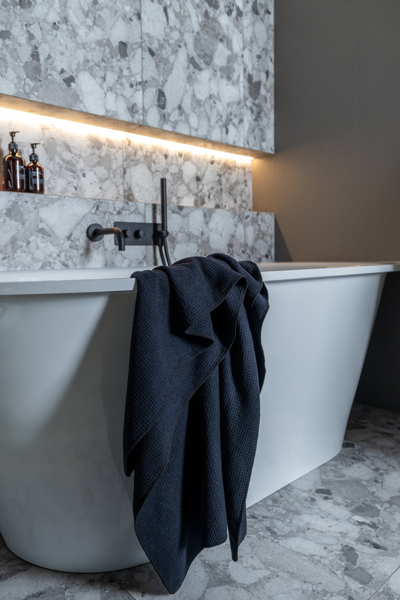 Black Microfibre Bath Towel